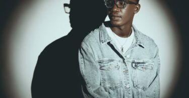 Eyoo Kenny - Lonely Man